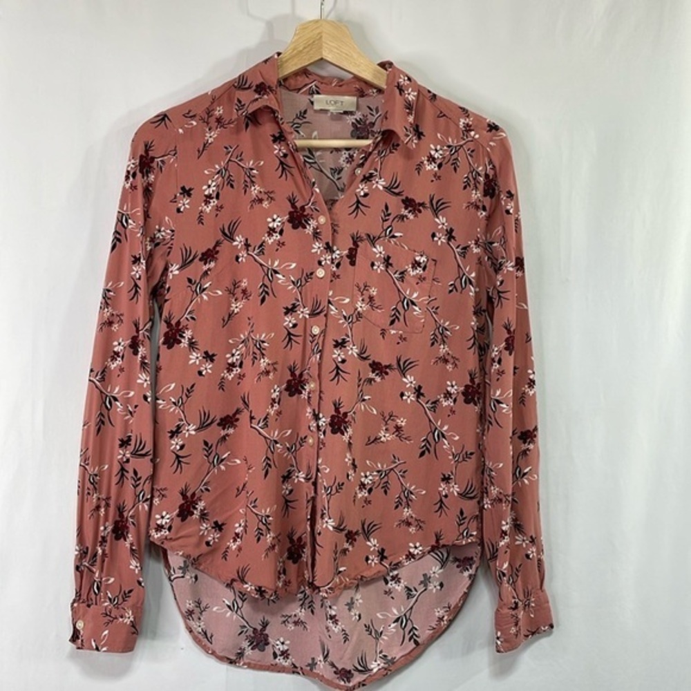 🪥 Loft Dusty Rose, black white burgundy floral print long sleeve rayon blouse